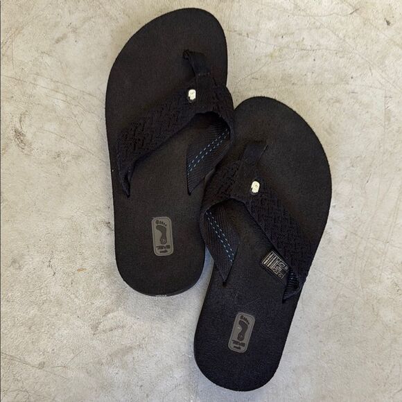Black Flip Flops with Blue Stitching - Size 8 - Like New - Worn Once - Womens - Picture 1 of 3